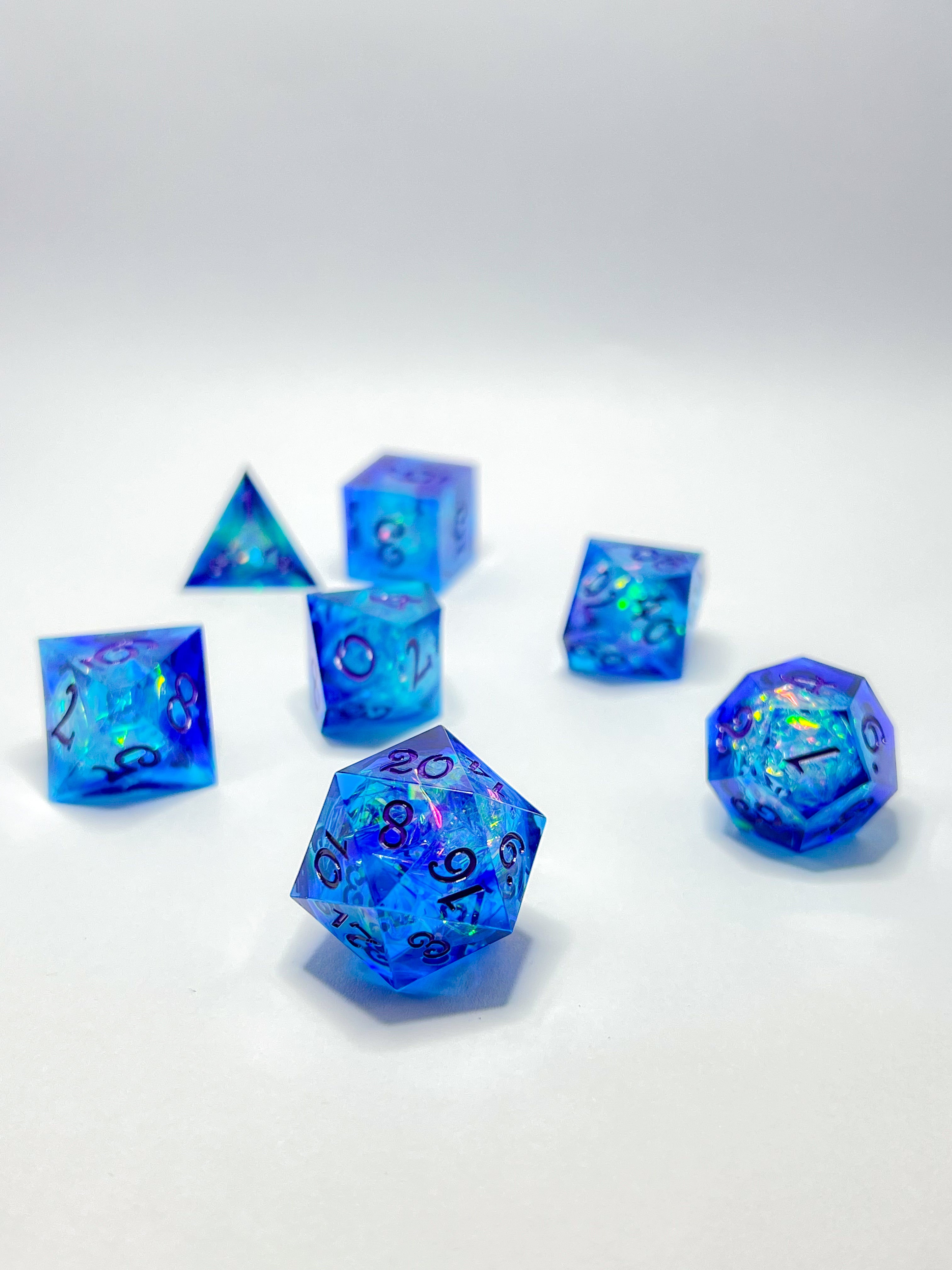 Sharp-edged dice set "Azure Verdict"