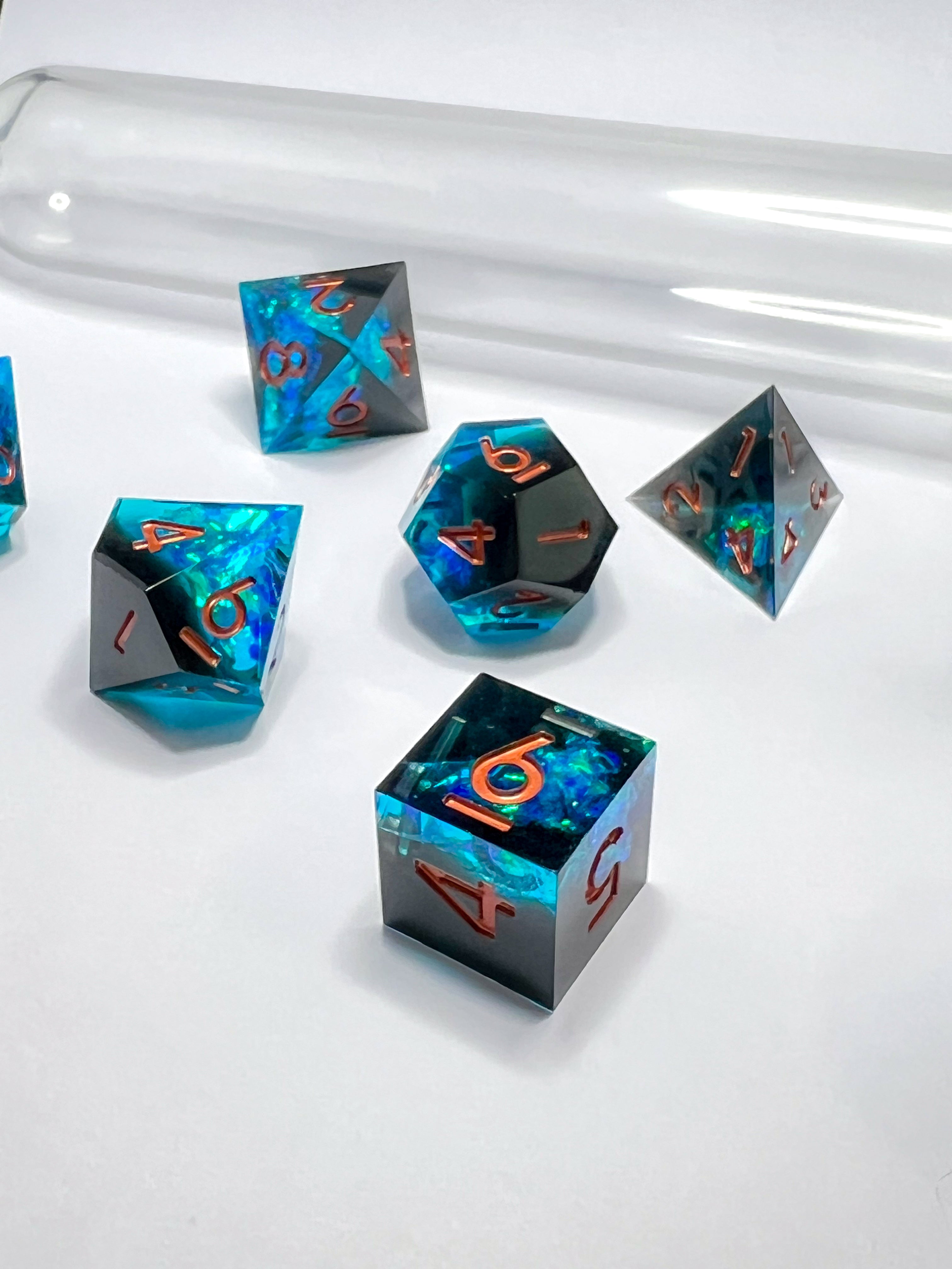 Sharp-edged dice set "Obsidian Sea"