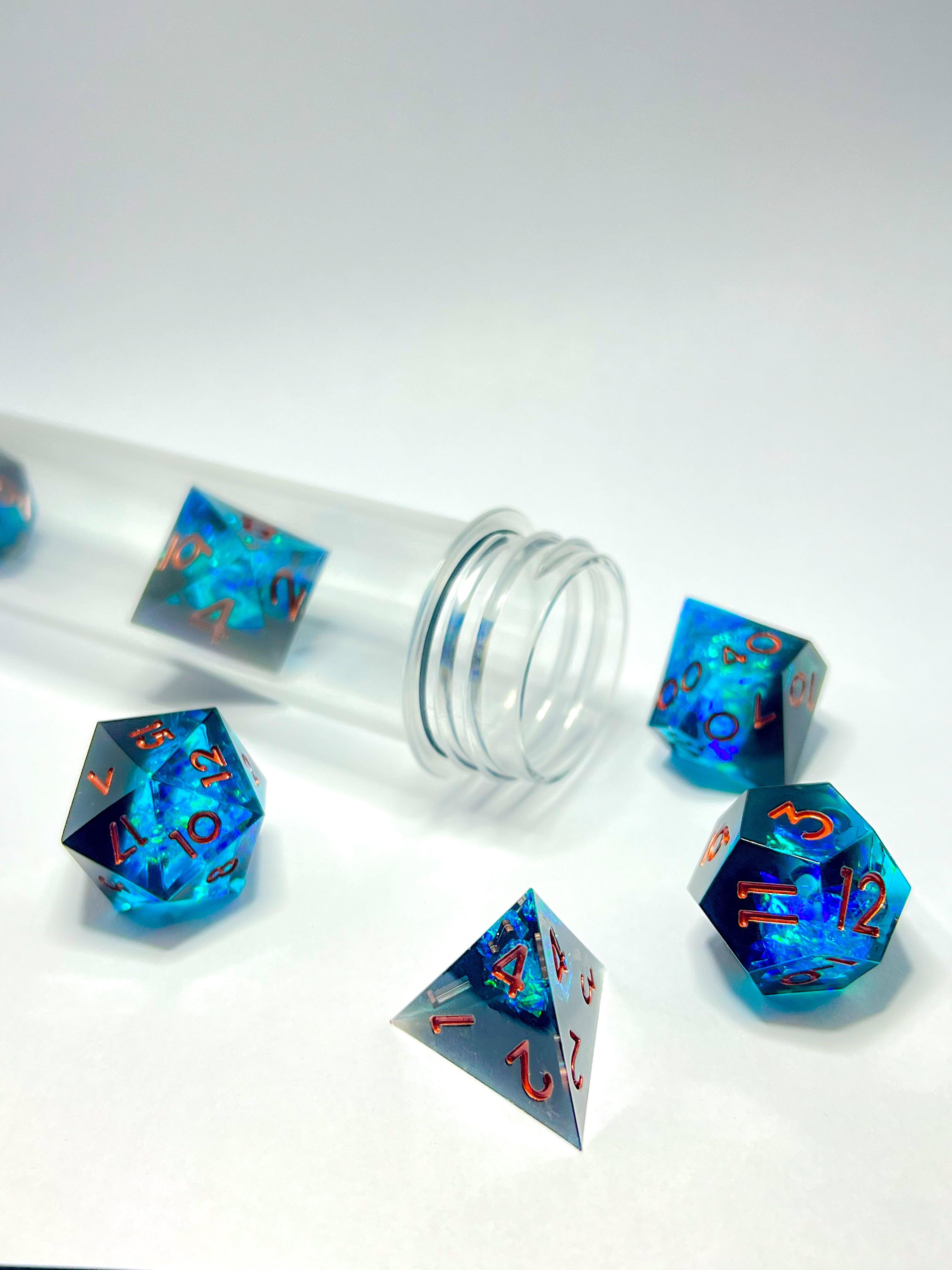 Sharp-edged dice set "Obsidian Sea"