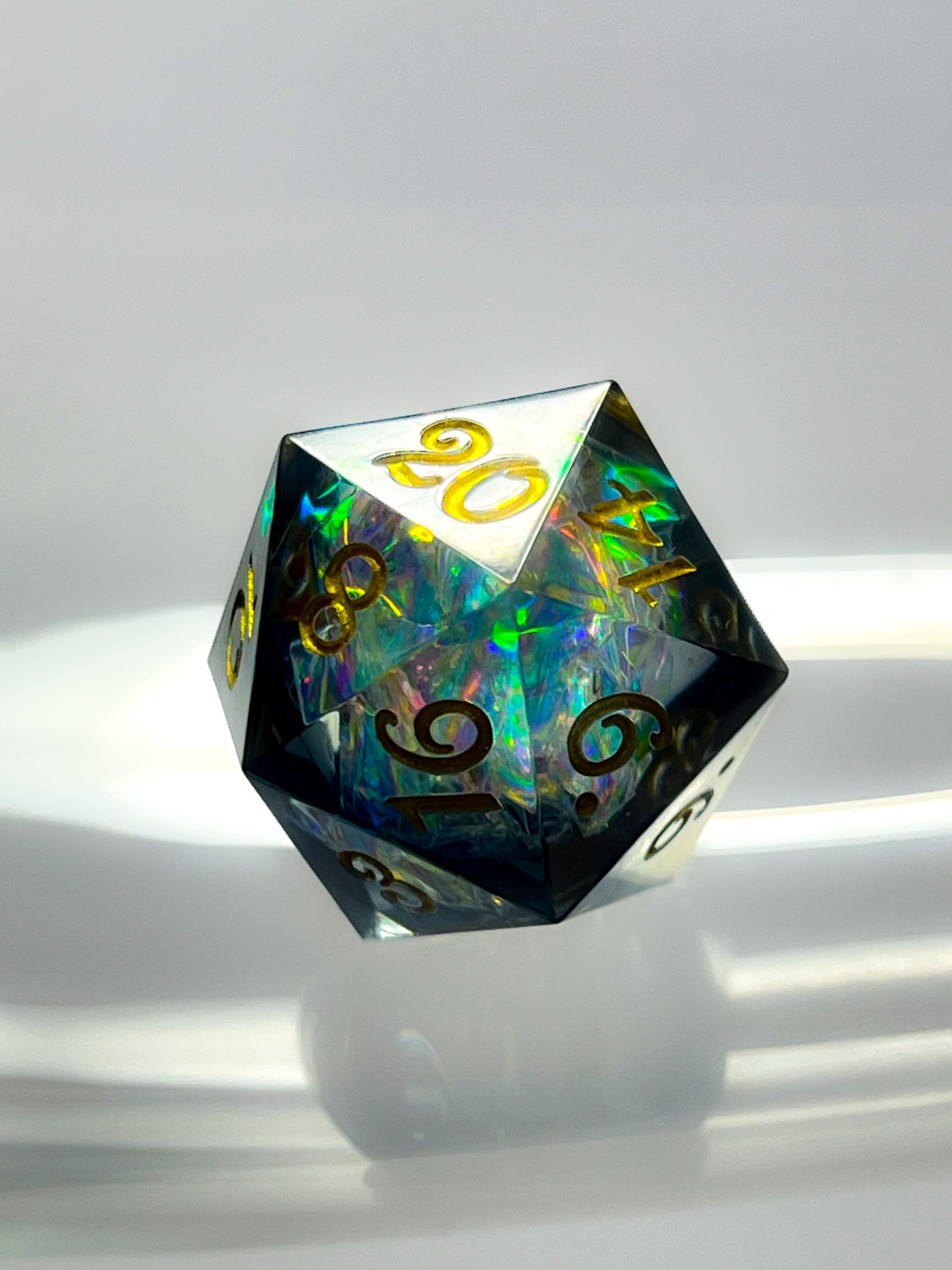 Sharp-edged dice set "Veilcrystal"