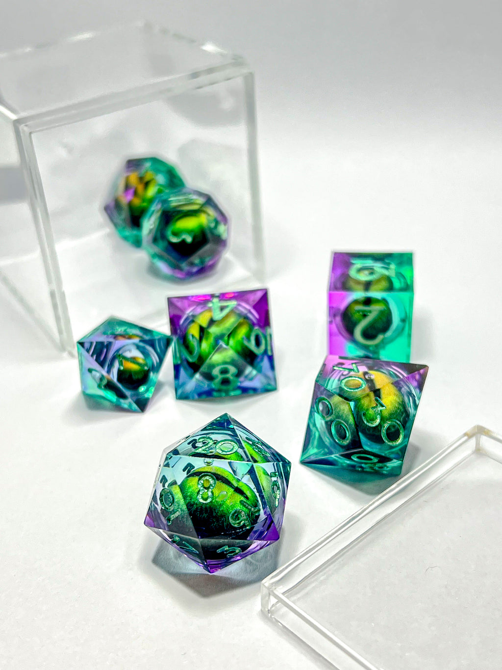 Sharp-edged dice set "Whisper of the Outer Deep"