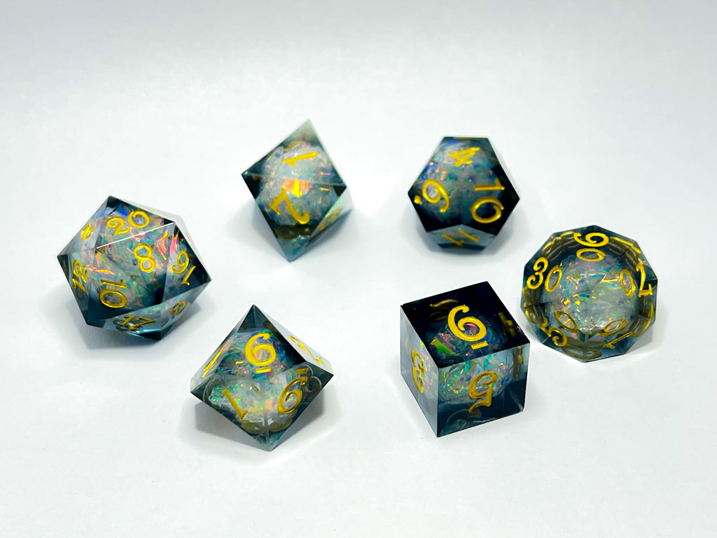 Sharp-edged dice set "Veilcrystal"