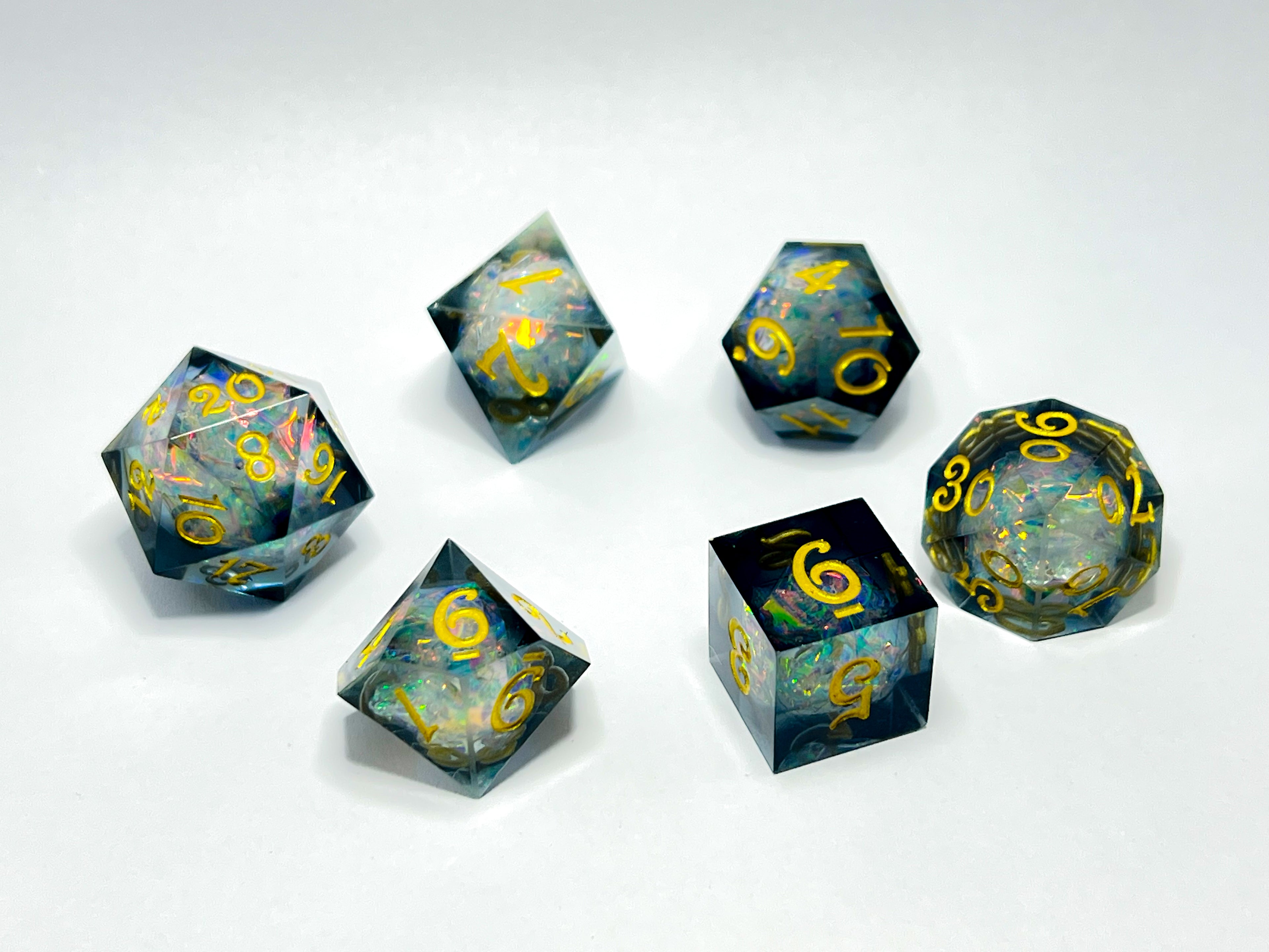 Sharp-edged dice set "Veilcrystal"