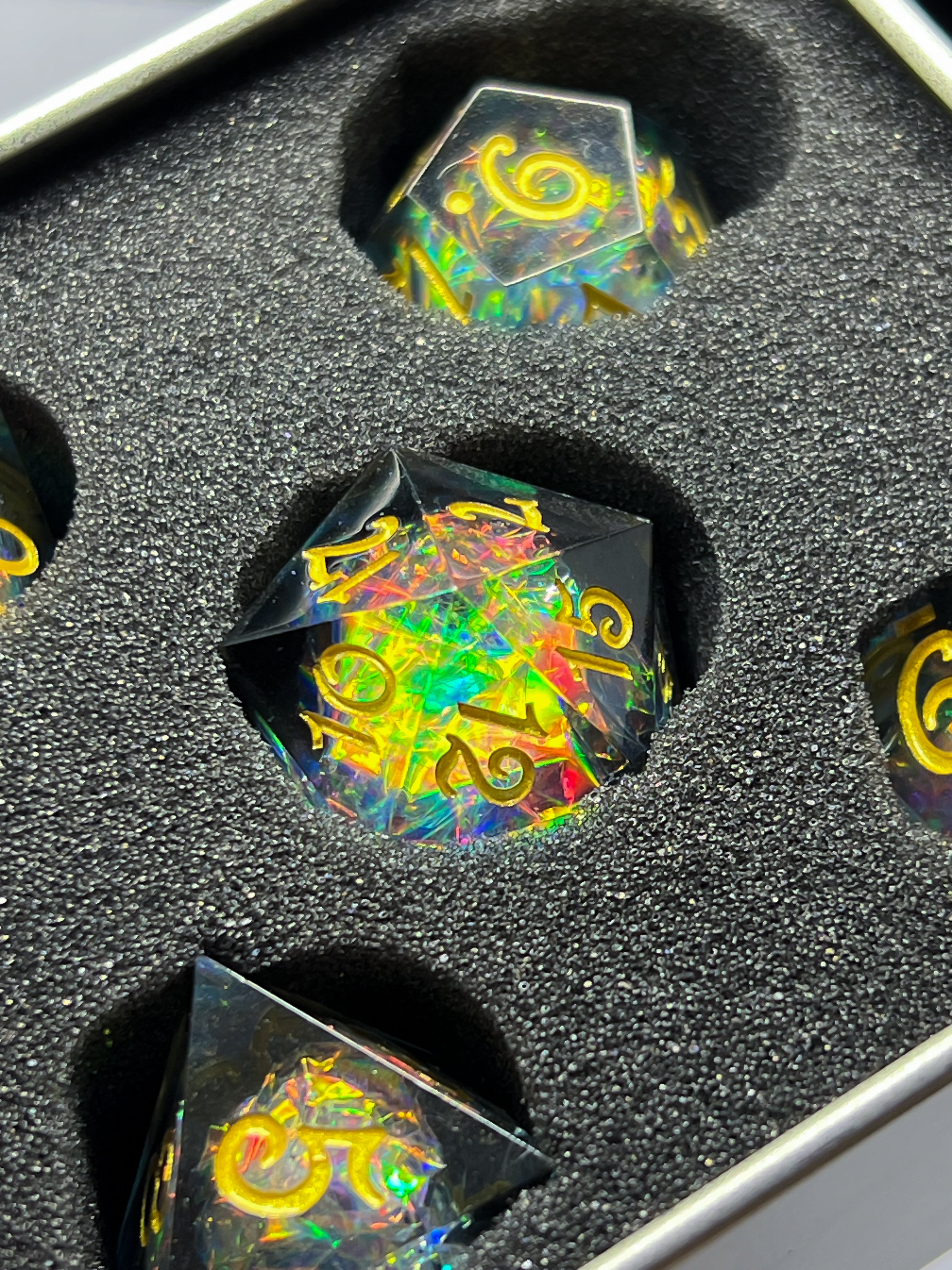 Sharp-edged dice set "Veilcrystal"