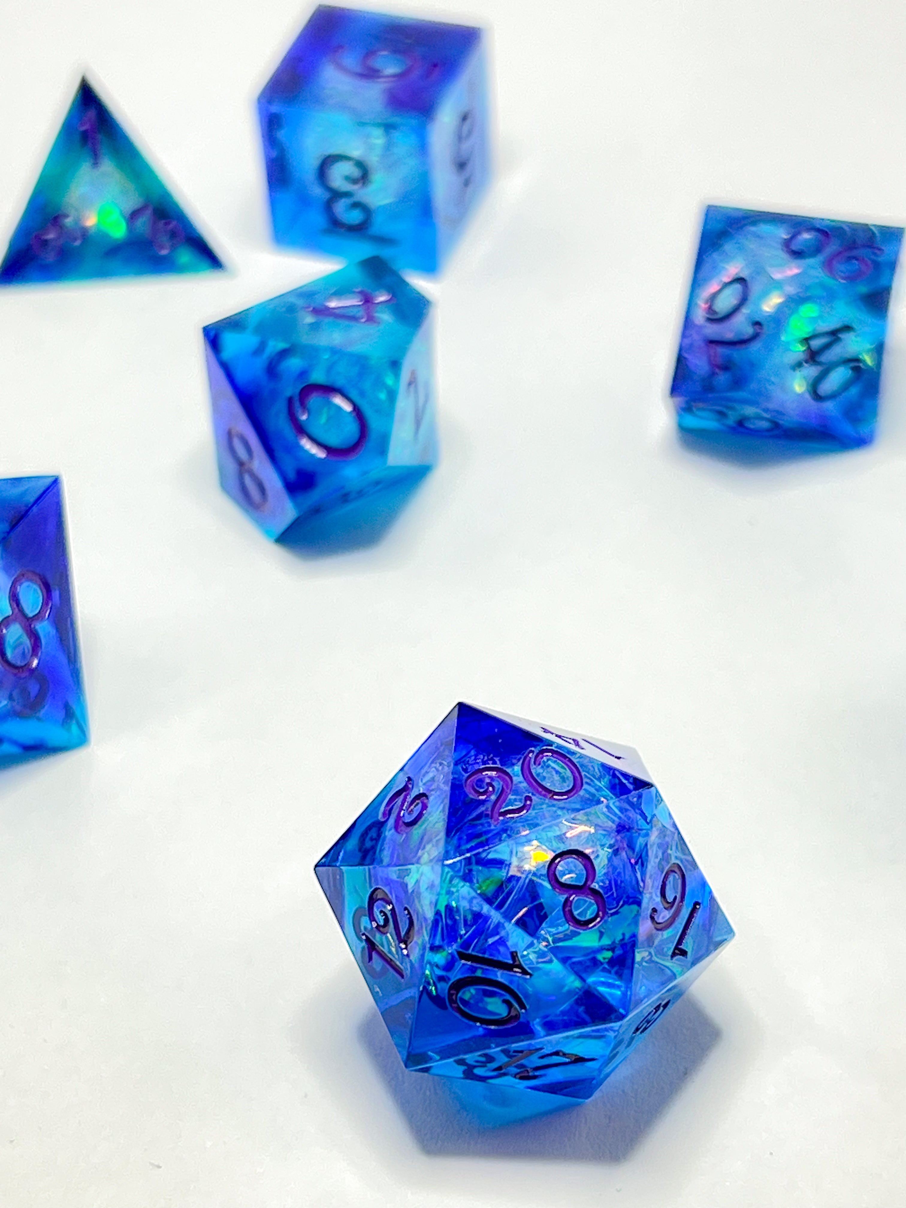 Sharp-edged dice set "Azure Verdict"