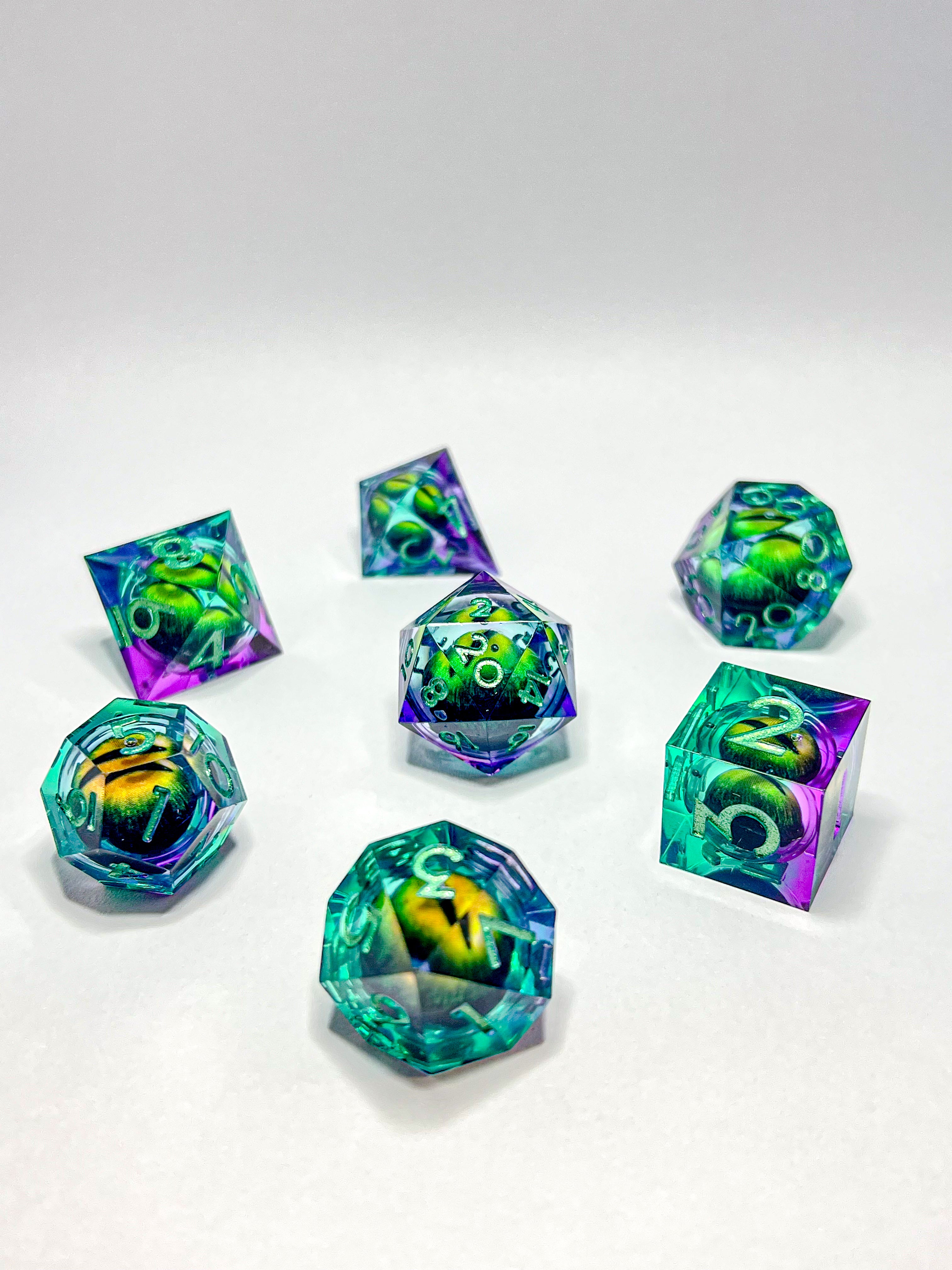 Sharp-edged dice set "Whisper of the Outer Deep"