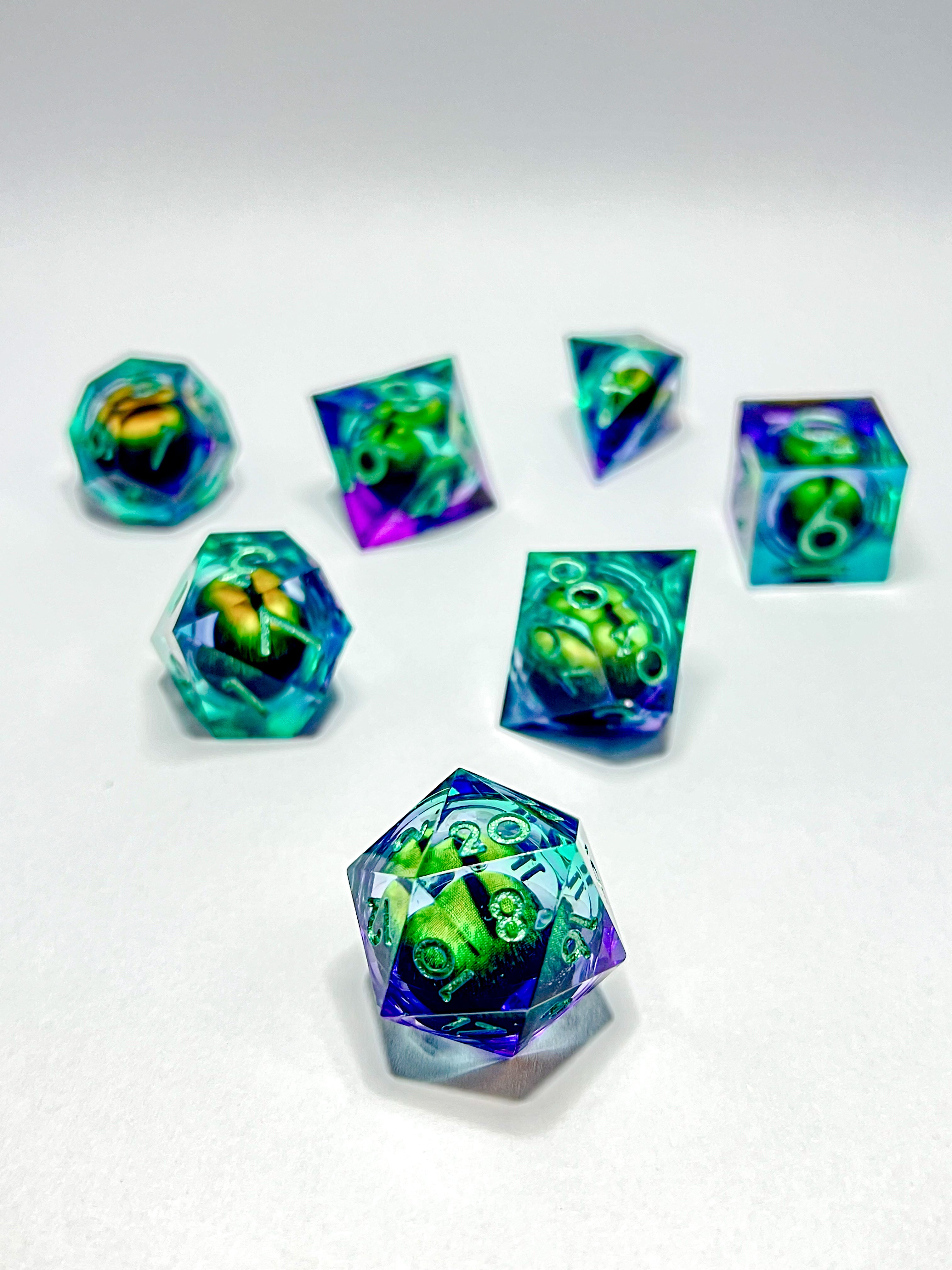 Sharp-edged dice set "Whisper of the Outer Deep"